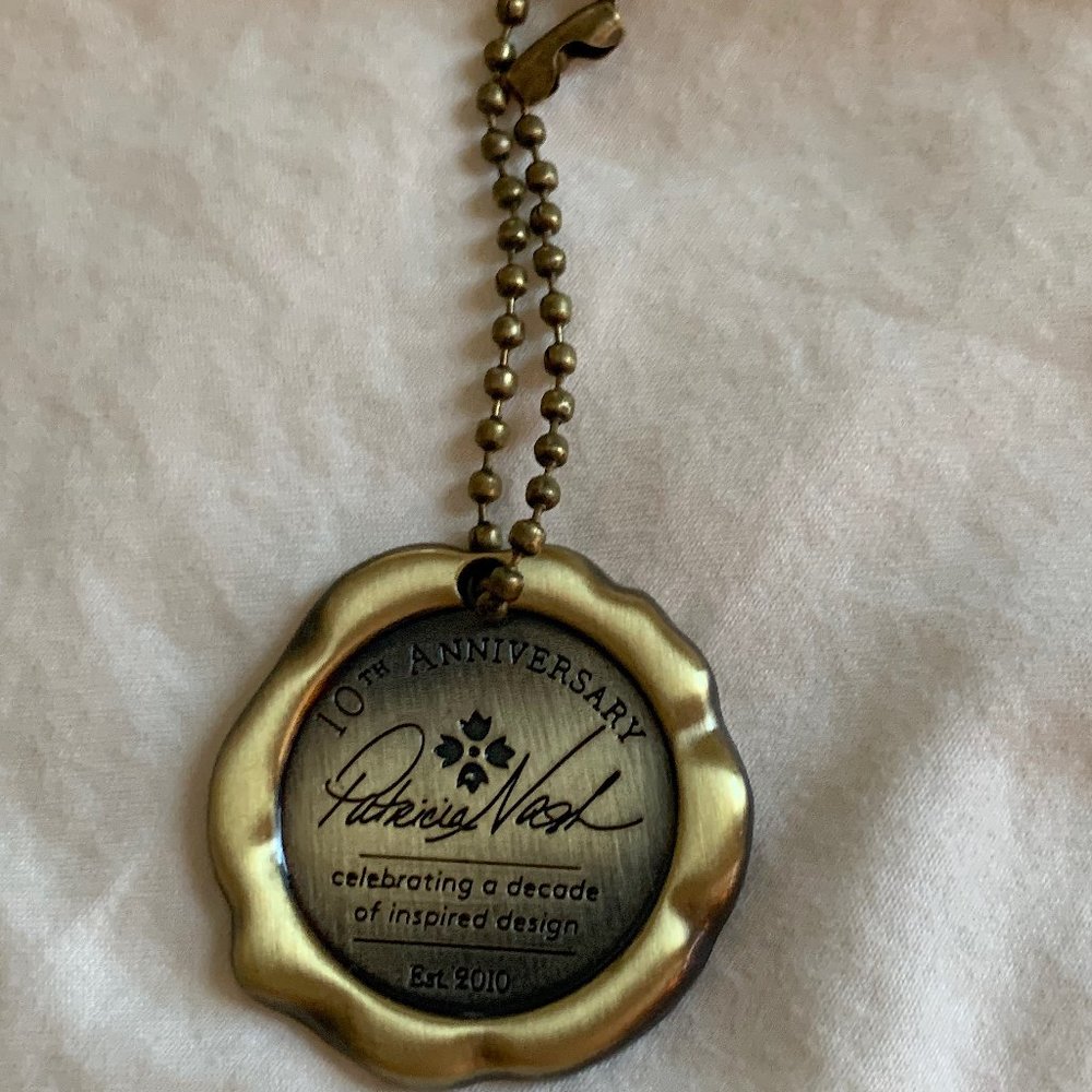 Patricia Nash 10th Anniversary Purse Metal Charm Brass Color Metal Diam 1 1/4" N